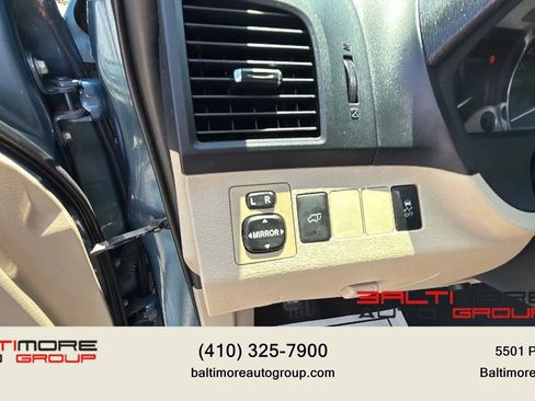 Used 2010 Toyota Venza FWD image 33