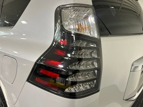 Certified 2023 Lexus GX 460 Premium AWD/4WD image 40
