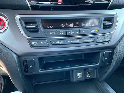 Used 2022 Honda Pilot Black Edition image 37