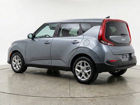 Used 2025 Kia Soul LX w/ LX Technology Package FWD image 6