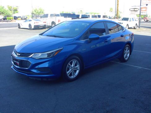 Used 2016 Chevrolet Cruze LT w/ Convenience Package FWD image 7
