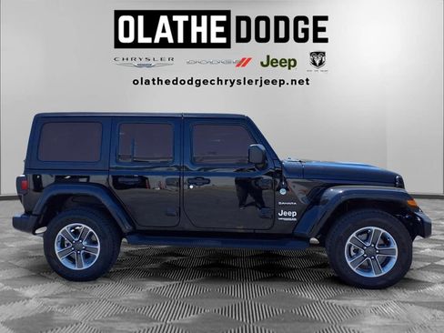 Certified 2022 Jeep Wrangler Unlimited Sahara w/ Cold Weather Group AWD/4WD image 29