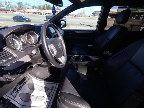 Used 2019 Dodge Grand Caravan GT FWD image 9