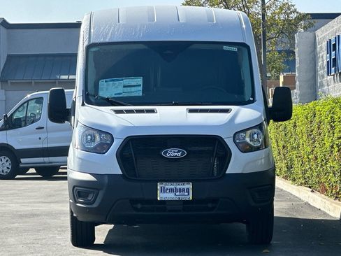 New 2026 Ford Transit 250 148 Medium Roof w/ Load Area Protection Package image 9