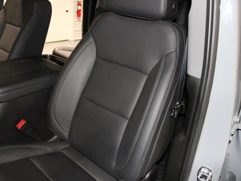 Used 2024 Chevrolet Silverado 1500 LT Trail Boss w/ Convenience Package II AWD/4WD image 33