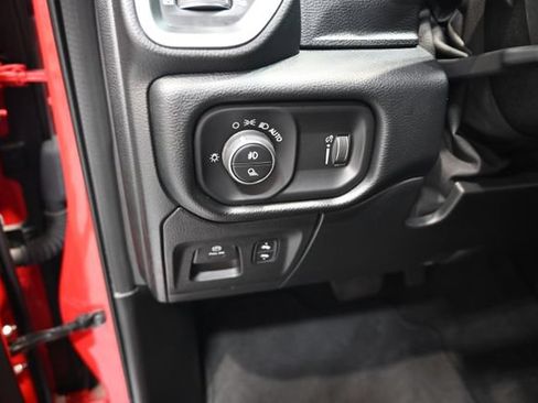Used 2020 RAM 1500 Big Horn AWD/4WD image 26