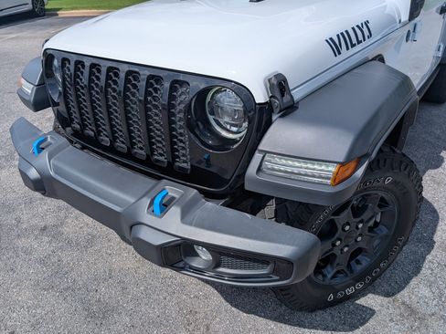Used 2023 Jeep Wrangler Unlimited w/ 8.4" Radio Group AWD/4WD image 13
