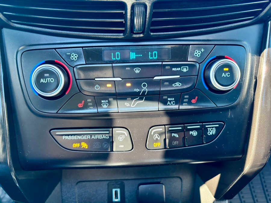 Used 2018 Ford Escape Titanium w/ Ford Safe & Smart Package AWD/4WD image 24