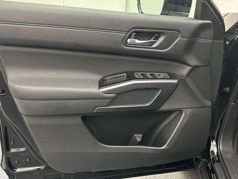 New 2026 Nissan Pathfinder SL w/ SL Premium Package AWD/4WD image 15