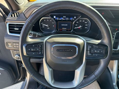 Used 2021 GMC Yukon XL Denali w/ Denali Premium Package image 22