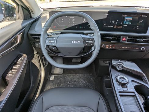 New 2025 Kia EV6 Light w/ Light LR Technology Package image 15