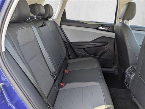 Used 2023 Volkswagen Taos SE w/ Panoramic Sunroof Package image 22