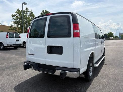 Used 2025 Chevrolet Express 2500 w/ Driver Convenience Package RWD image 5