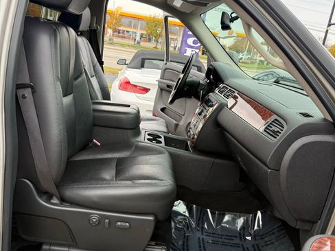 Used 2008 Chevrolet Silverado 3500 LTZ w/ EZ-Lift Tailgate Package image 23