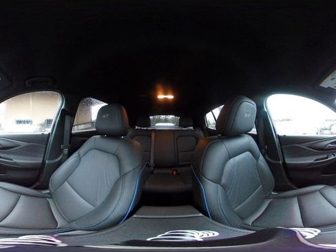 Used 2025 Buick Envista Sport Touring image 43