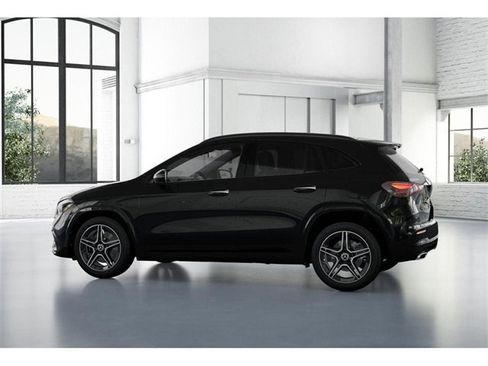 New 2025 Mercedes-Benz GLA 250 4MATIC image 32