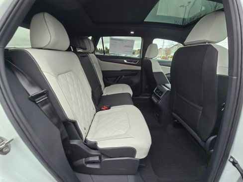 New 2026 Volkswagen Atlas Cross Sport SEL Premium R-Line image 15