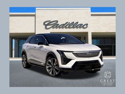New 2025 Cadillac Optiq Luxury 2
