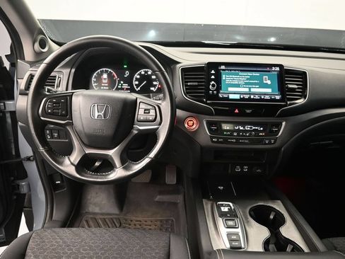 Used 2024 Honda Ridgeline Sport image 11