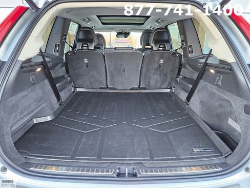 Used 2017 Volvo XC90 T6 Momentum w/ Vision Package image 11