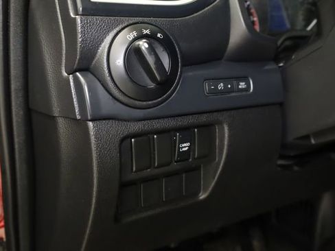 Used 2017 Nissan Titan S image 14