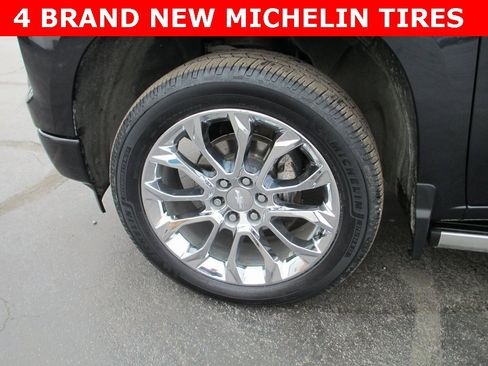 Used 2023 Chevrolet Silverado 1500 High Country w/ High Country Premium Package image 4