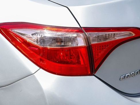 Used 2017 Toyota Corolla LE w/ Carpet Mat Package (TMS) image 10