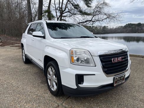 Used 2017 GMC Terrain SLE image 1