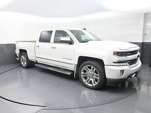 Used 2018 Chevrolet Silverado 1500 LTZ Z71 w/ LTZ Plus Package AWD/4WD image 10