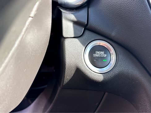 Used 2024 Chevrolet Equinox LT image 6