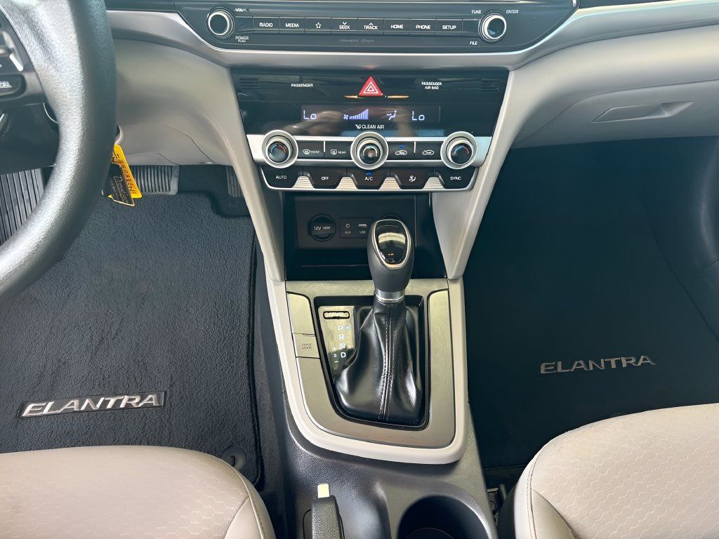 Used 2020 Hyundai Elantra SEL FWD image 5