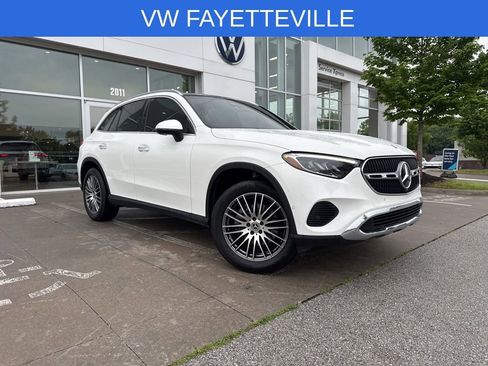 Used 2025 Mercedes-Benz GLC 300 4MATIC image 1