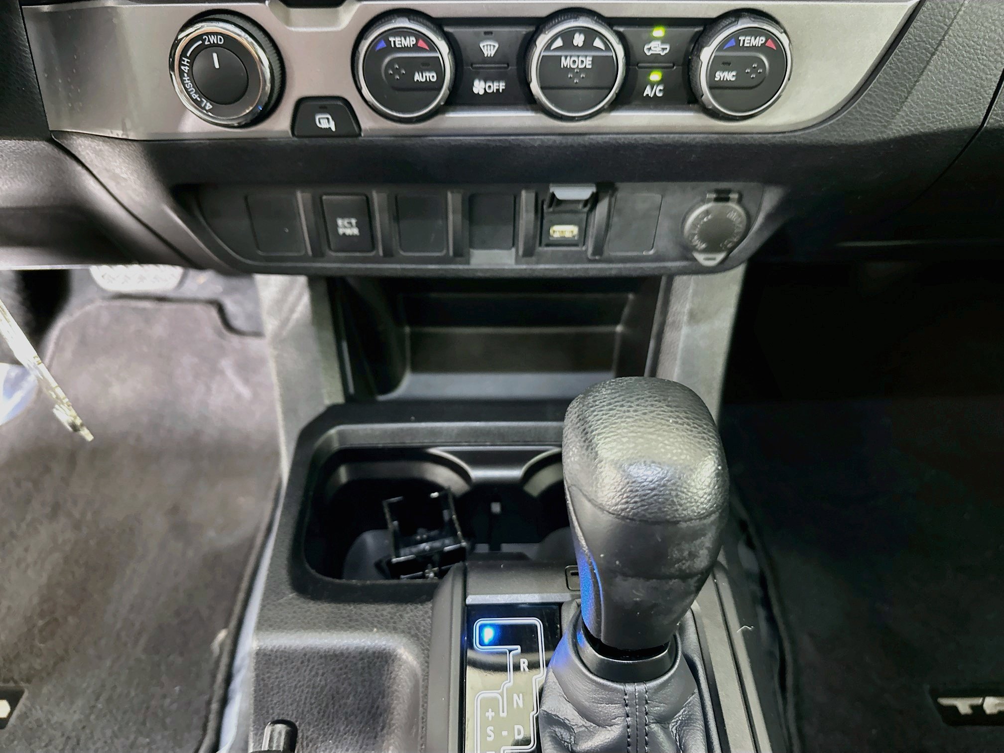 Certified 2023 Toyota Tacoma SR AWD/4WD image 22