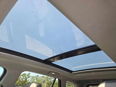 Used 2021 GMC Terrain SLT w/ LPO, Floor Liner Package FWD image 3