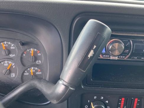 Used 2006 Chevrolet Silverado 1500 LT w/ Light Duty Power Package AWD/4WD image 7