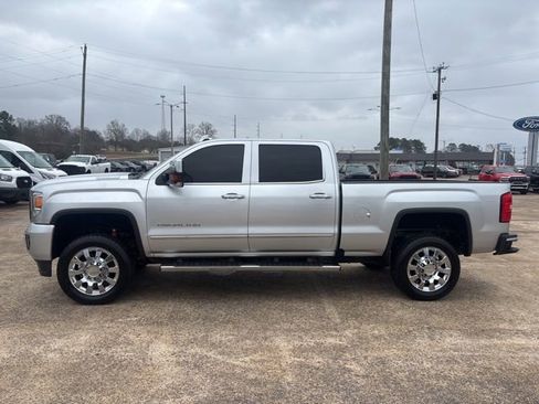Used 2018 GMC Sierra 2500 Denali w/ Duramax Plus Package image 6