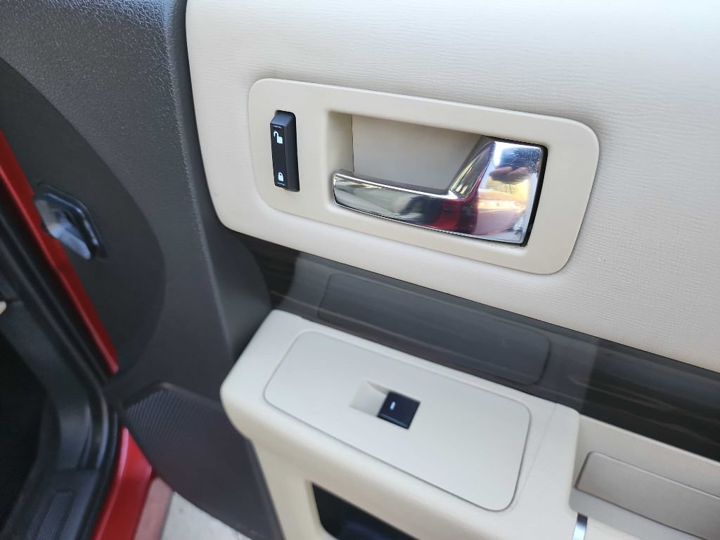 Used 2014 Ford Flex SEL w/ Equipment Group 202A FWD image 39