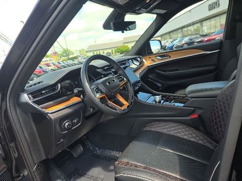 Used 2023 Jeep Grand Cherokee Summit AWD/4WD image 34