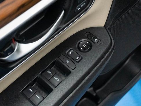 Certified 2018 Honda CR-V Touring image 18