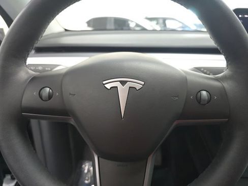Used 2024 Tesla Model Y Long Range AWD/4WD image 36