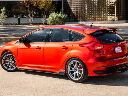 Used 2018 Ford Focus ST w/ Equipment Group 401A image 48