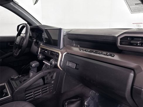 Certified 2024 Toyota Tacoma SR5 AWD/4WD image 37
