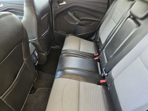 Used 2017 Ford Escape SE w/ Equipment Group 201A FWD image 22