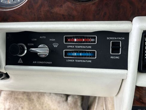 Used 1987 Rolls-Royce Silver Spur image 12