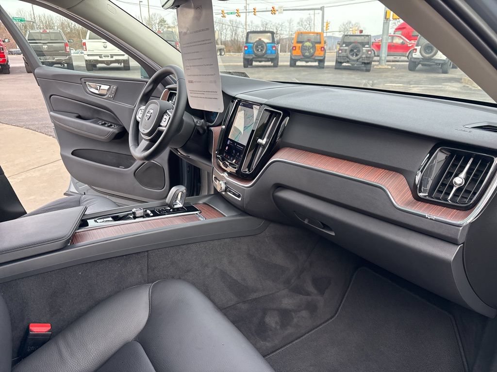 Certified 2023 Volvo XC60 B5 Plus w/ Climate Package AWD/4WD image 39