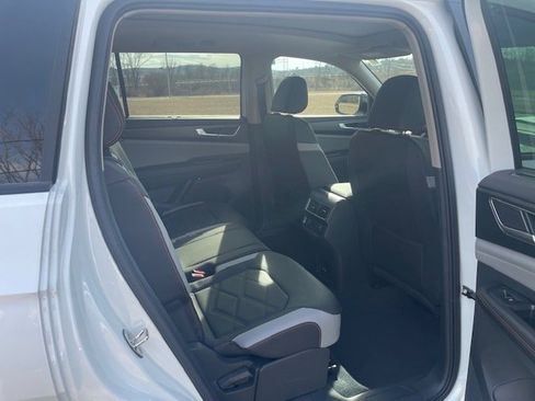 New 2026 Volkswagen Atlas Peak Edition AWD/4WD image 8