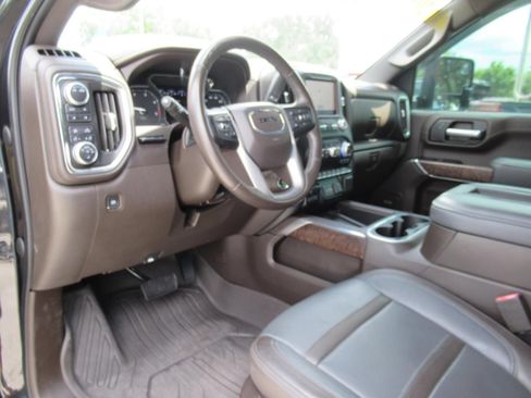 Used 2020 GMC Sierra 2500 Denali w/ Denali Ultimate Package AWD/4WD image 18