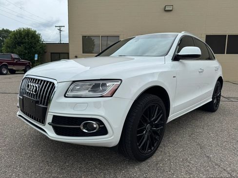 Used 2017 Audi Q5 2.0T Premium Plus w/ Technology Package AWD/4WD image 3