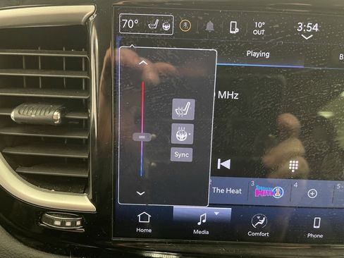 Used 2024 Chrysler Pacifica Touring-L image 28