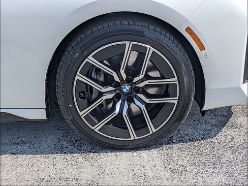 Used 2024 BMW 760i xDrive AWD/4WD image 12